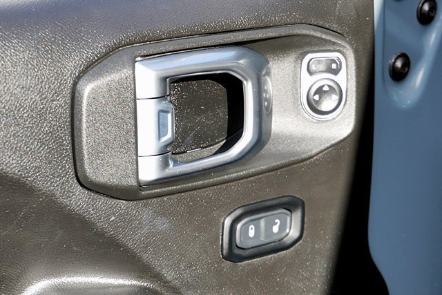 Used 2024 Jeep Wrangler Unlimited AWD/4WD image 31