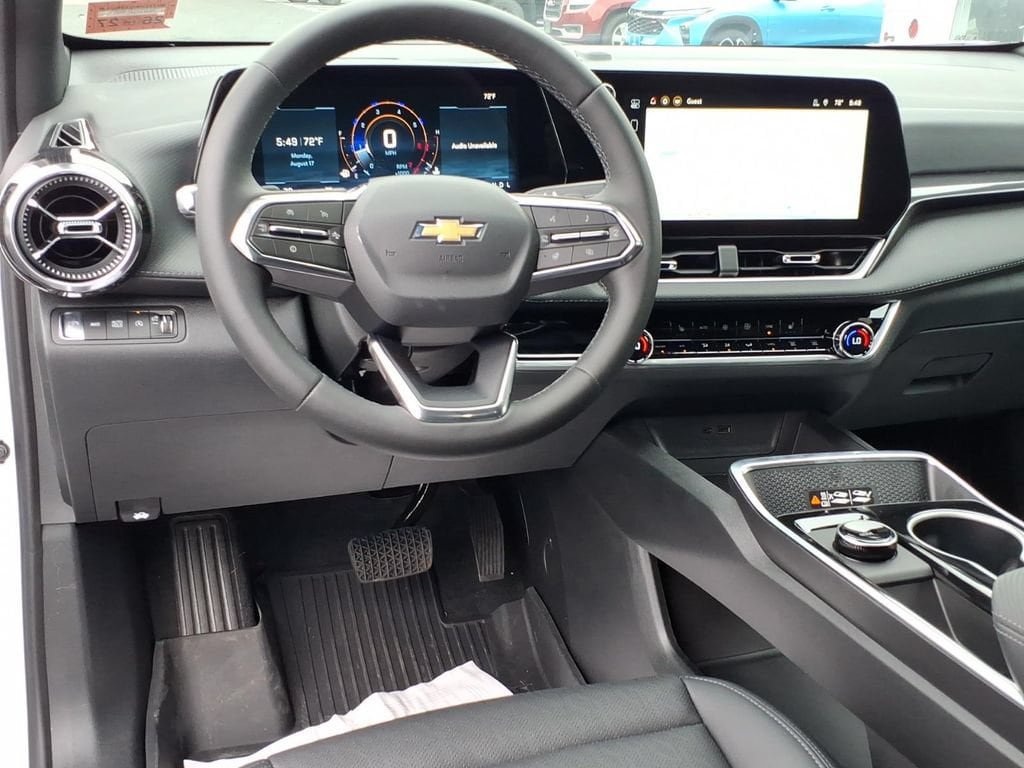 New 2026 Chevrolet Equinox LT w/ Convenience Package II AWD/4WD image 15