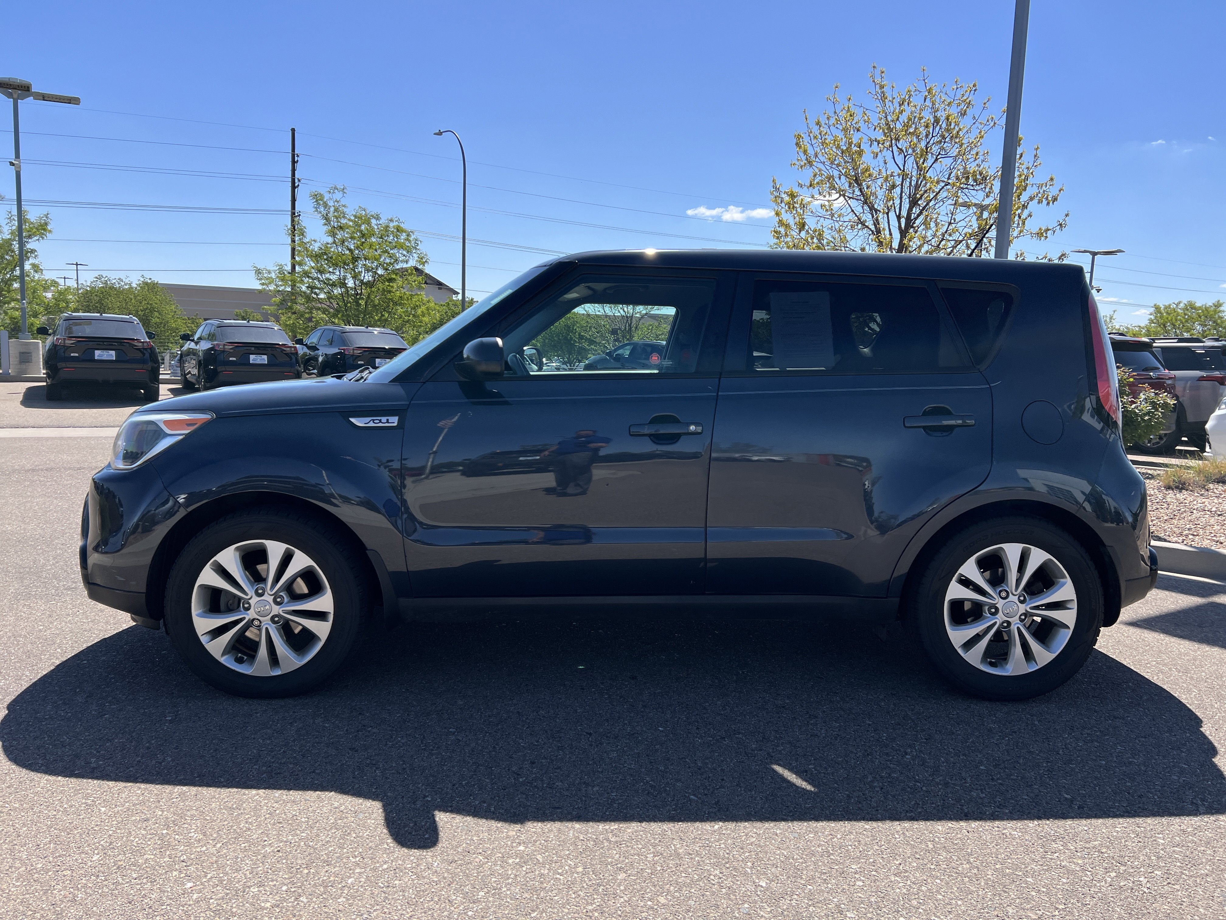 Used 2016 Kia Soul + FWD image 13