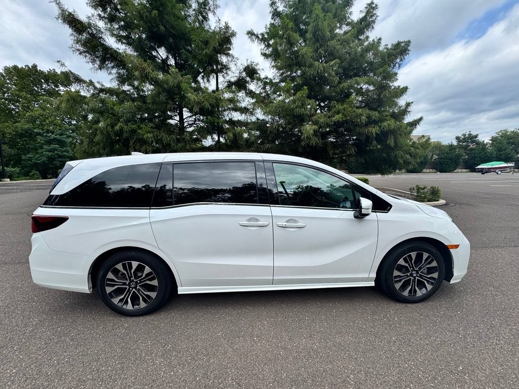 Used 2025 Honda Odyssey Elite image 6