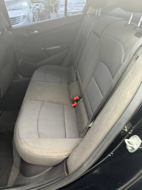 Used 2018 Chevrolet Cruze LT w/ Convenience Package FWD image 9
