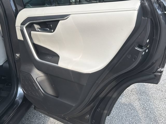 Used 2022 Toyota RAV4 Limited AWD/4WD image 18