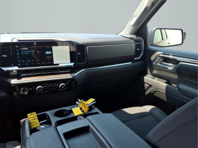 Used 2024 Chevrolet Silverado 1500 LT AWD/4WD image 8
