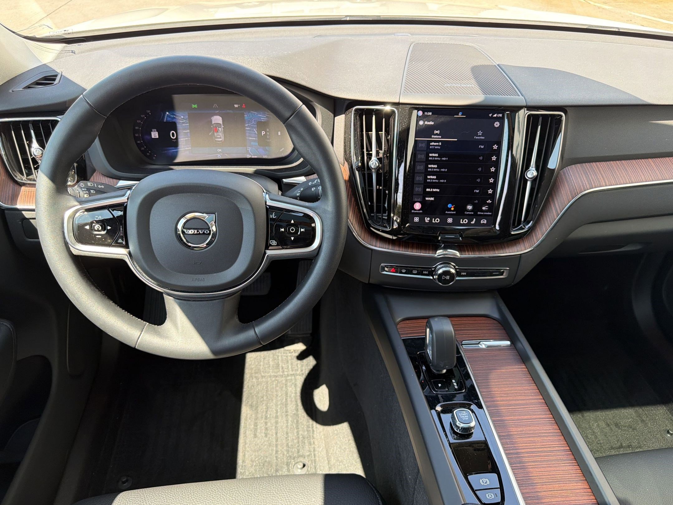 Used 2023 Volvo XC60 B5 Plus w/ Climate Package image 27