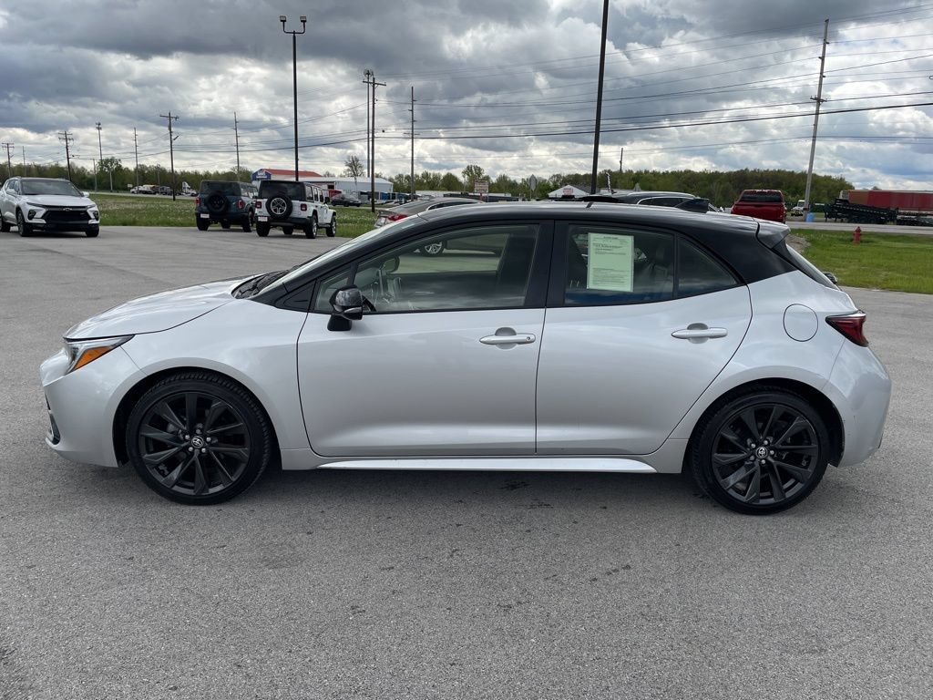 Used 2025 Toyota Corolla XSE FWD image 3