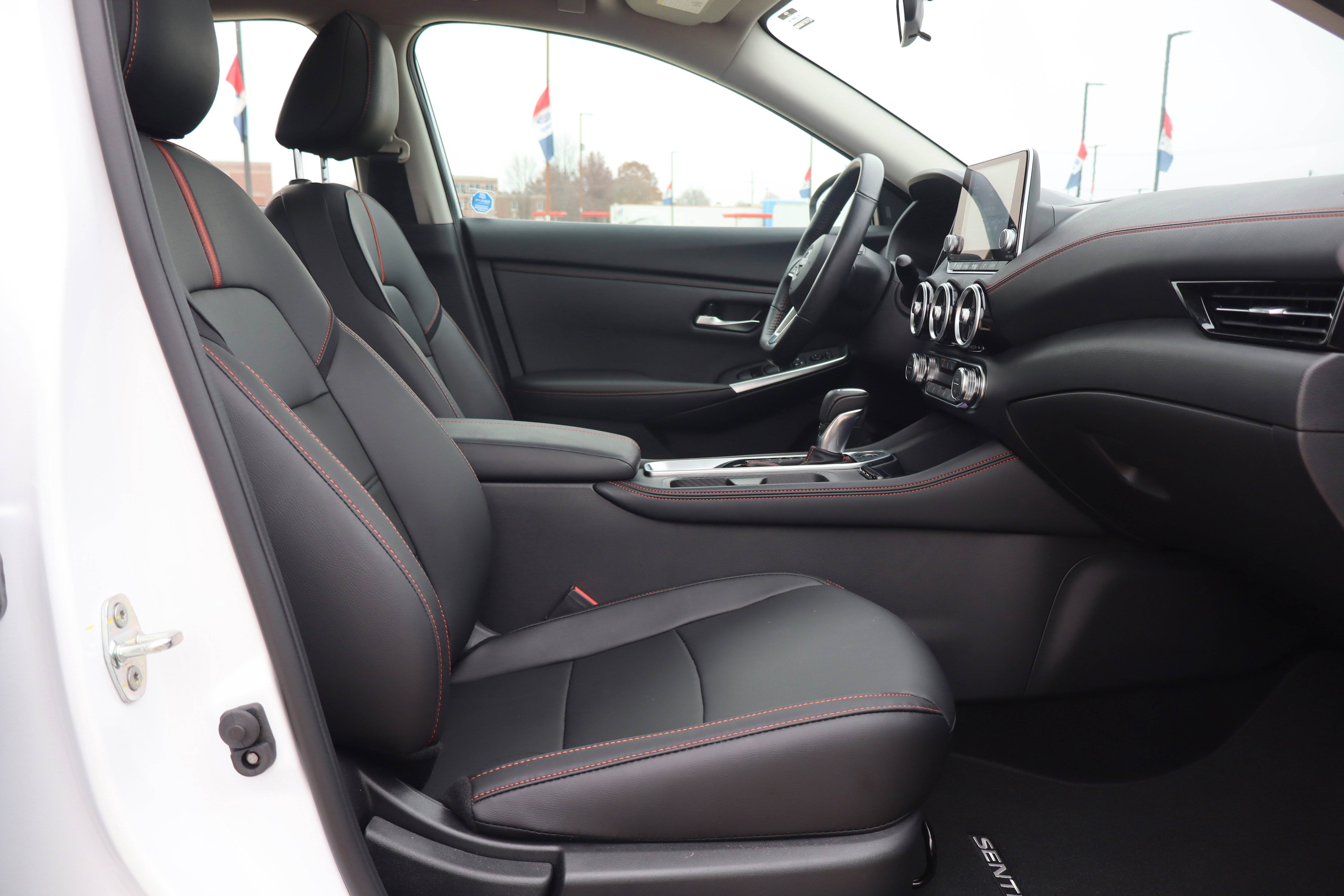 Used 2024 Nissan Sentra SR w/ SR Premium Package image 12