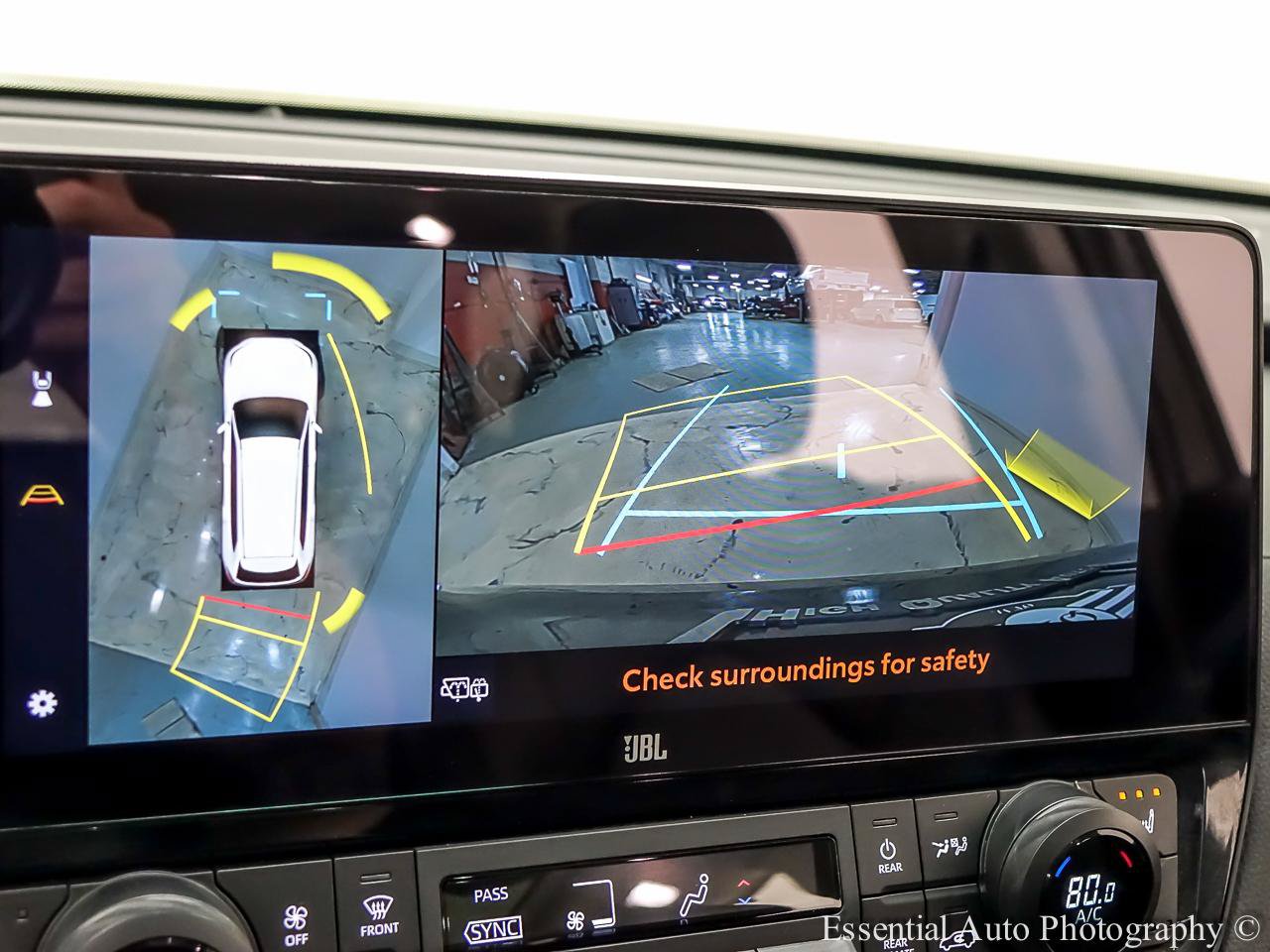 Used 2025 Toyota Grand Highlander AWD image 23