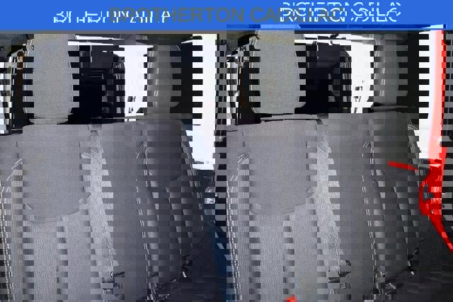 Used 2016 Jeep Wrangler Unlimited Rubicon w/ Connectivity Group image 20