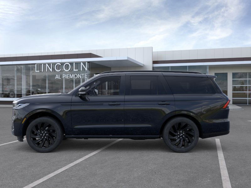 New 2025 Lincoln Navigator Reserve w/ Jet Appearance Package image 3