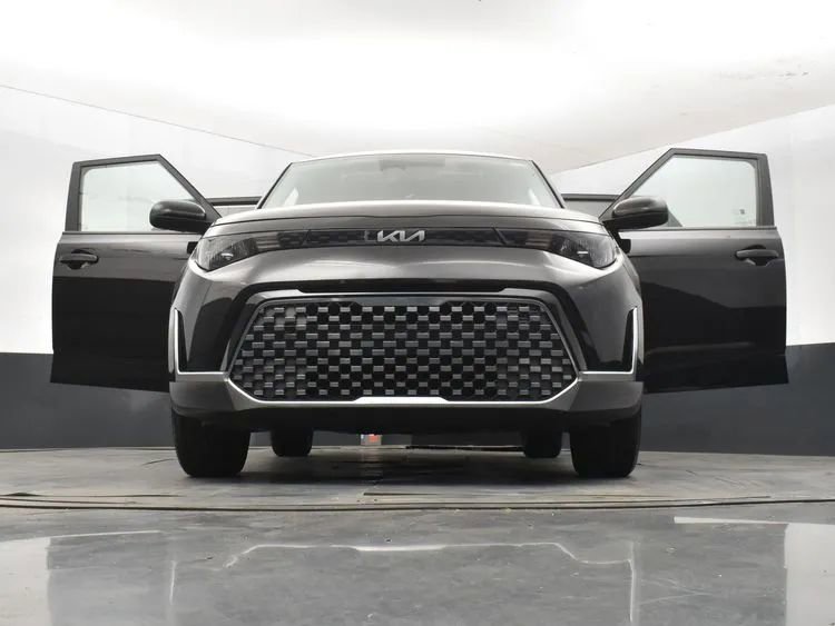Used 2023 Kia Soul EX FWD image 11