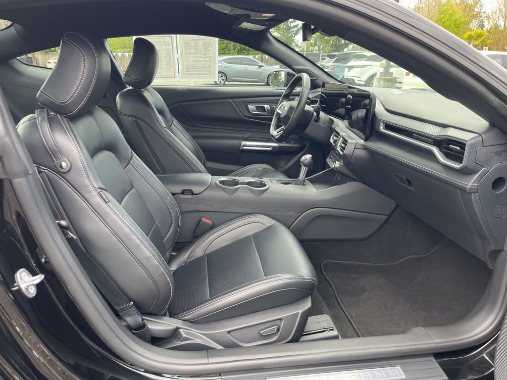 Used 2025 Ford Mustang Premium RWD image 7