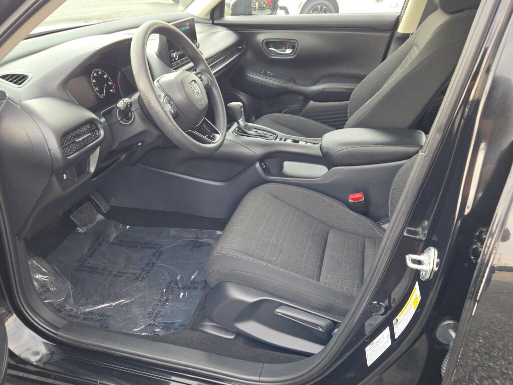 Used 2025 Honda HR-V LX image 7