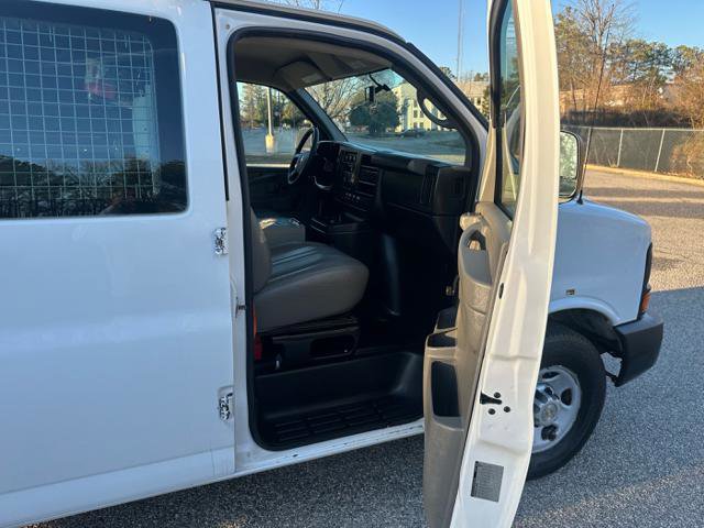 Used 2013 Chevrolet Express 2500 image 16
