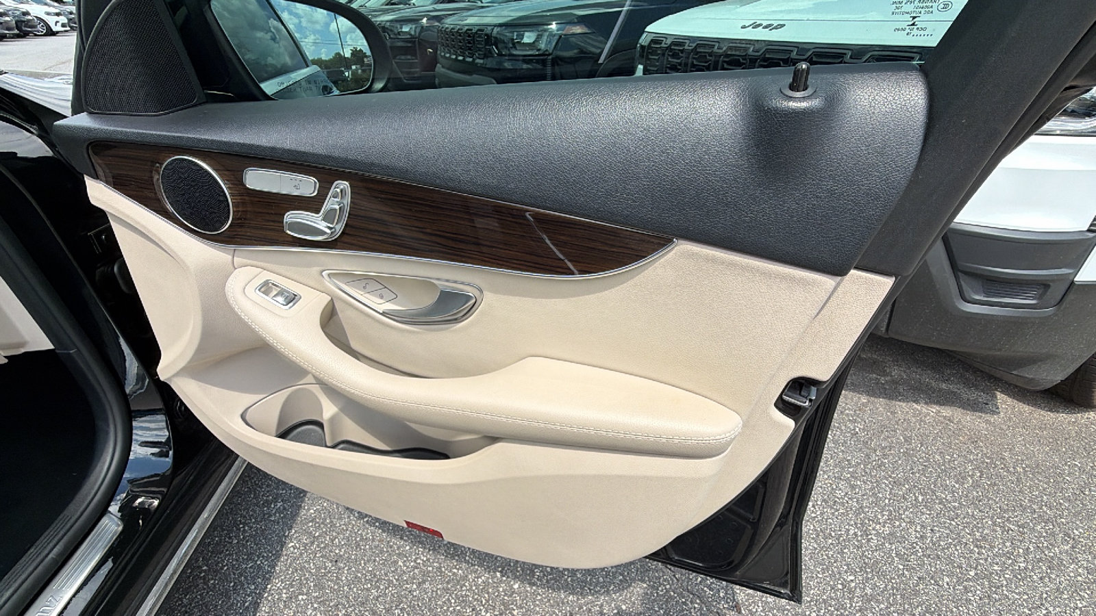 Used 2019 Mercedes-Benz C 300 Sedan image 18