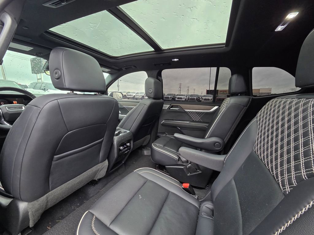 Used 2024 GMC Acadia Denali w/ Super Cruise Package image 28