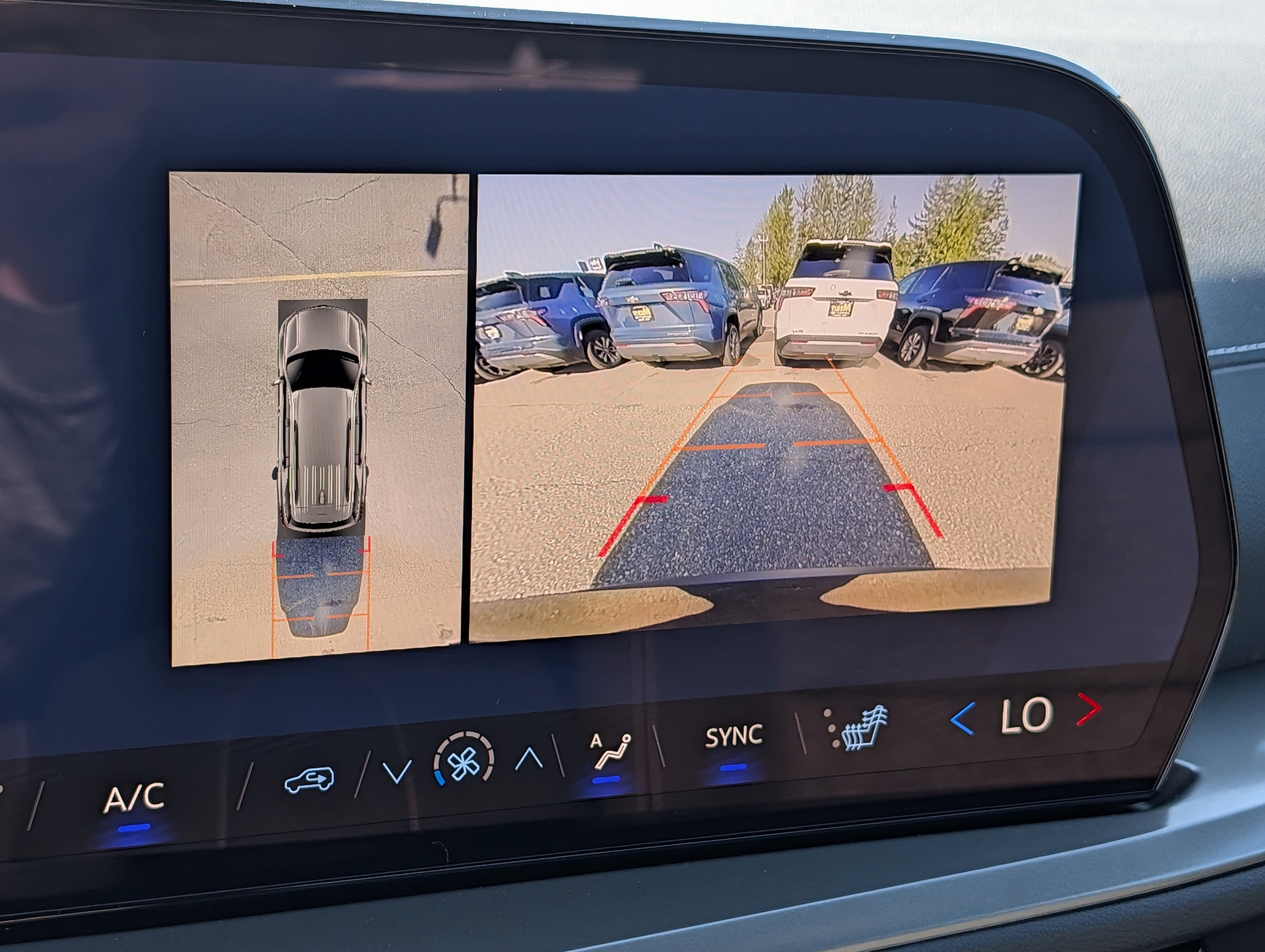 New 2026 Chevrolet Traverse LT w/ Midnight/Sport Edition AWD/4WD image 21