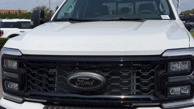 New 2026 Ford F350 XLT w/ XLT Premium Package AWD/4WD image 5