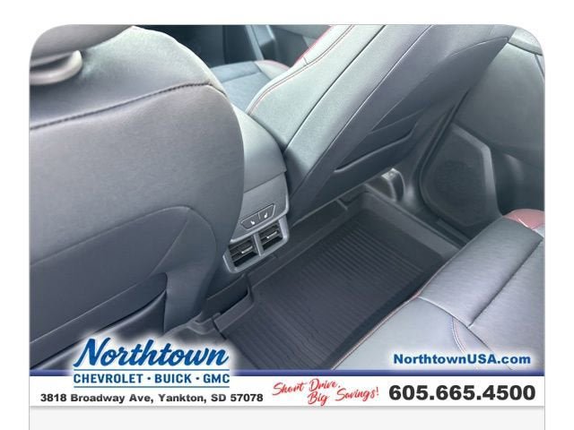 New 2026 Chevrolet Equinox RS w/ Convenience Package III AWD/4WD image 17