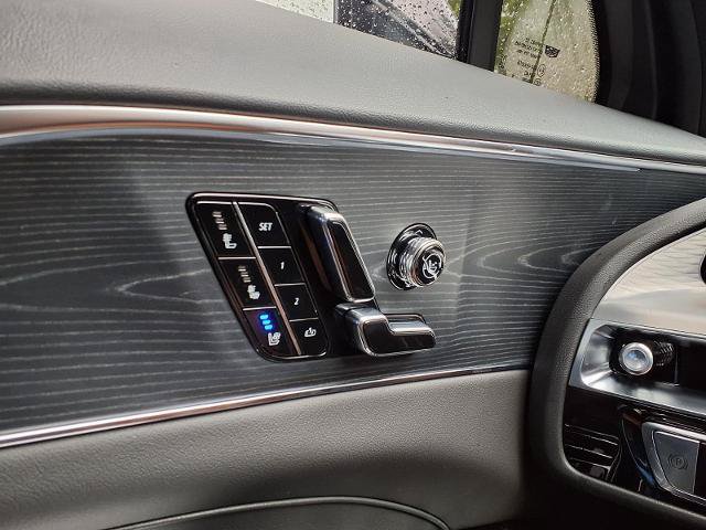 New 2026 Cadillac Lyriq Signature Luxury w/ LPO, Floor Liner Package RWD image 21