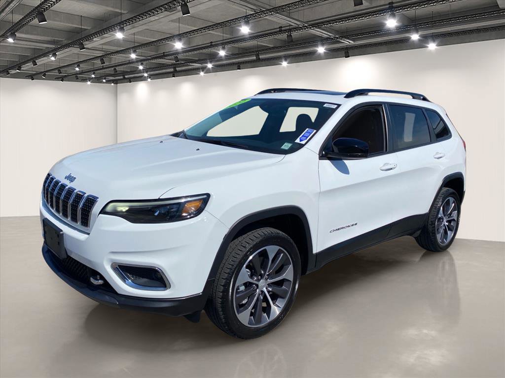 Used 2022 Jeep Cherokee Limited w/ Elite Package AWD/4WD image 3