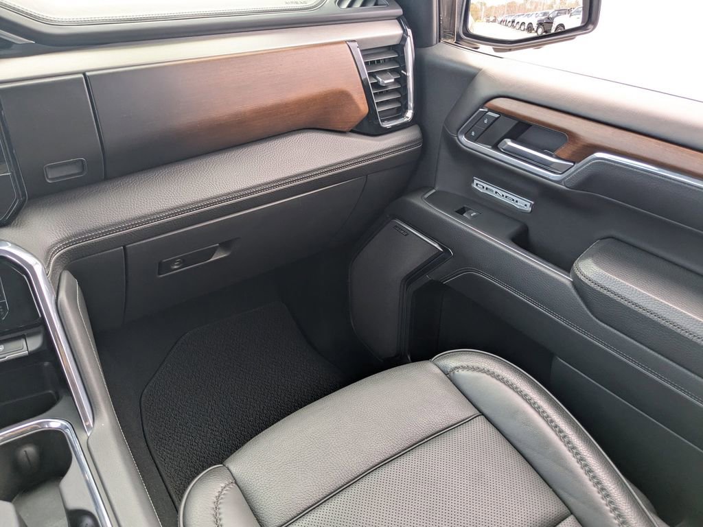 Used 2023 GMC Sierra 1500 Denali w/ Denali Reserve Package AWD/4WD image 17