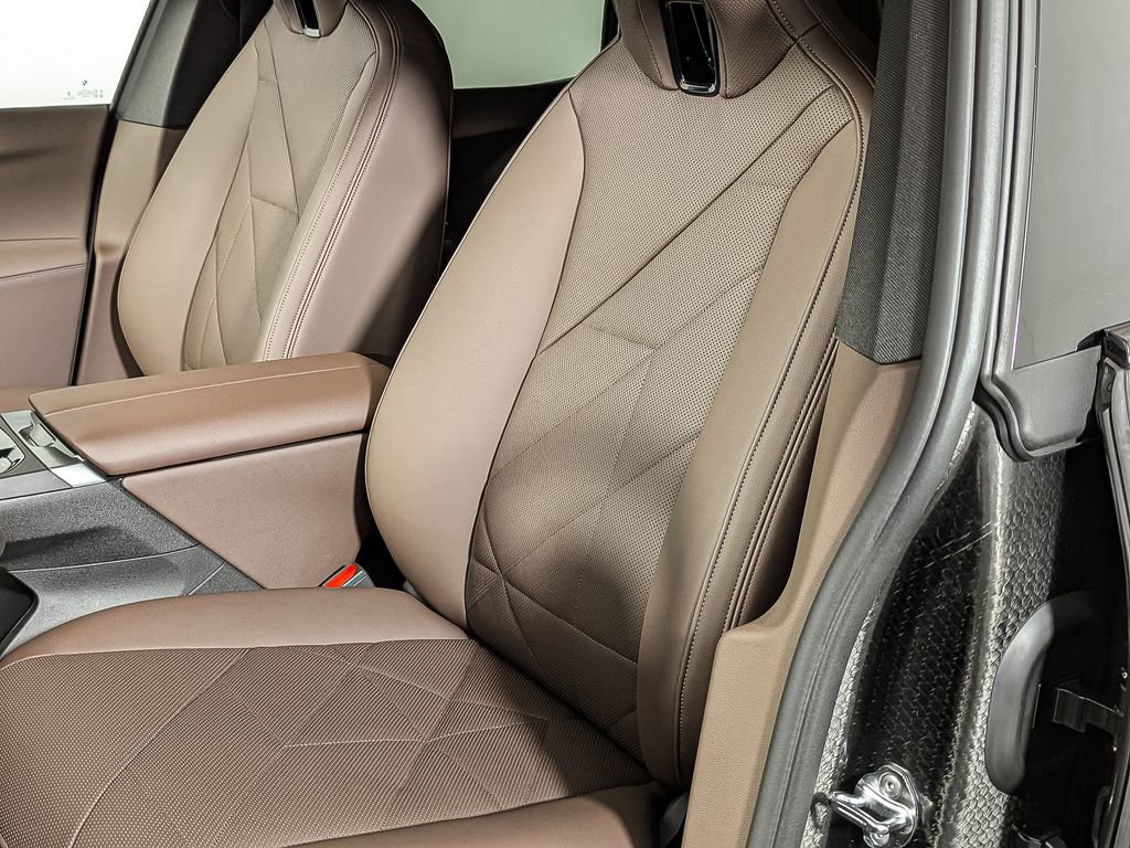 Used 2025 BMW iX xDrive50 w/ Premium Package image 19