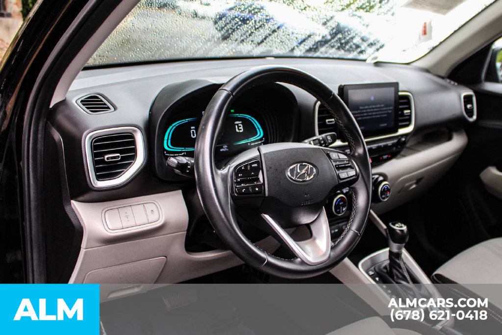 Used 2025 Hyundai Venue SEL FWD image 22