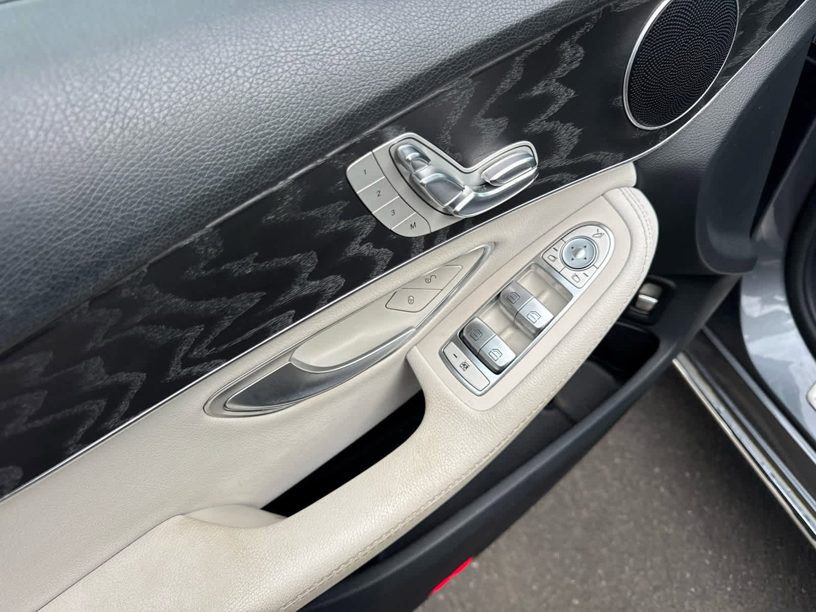 Used 2017 Mercedes-Benz C 300 Sedan image 7
