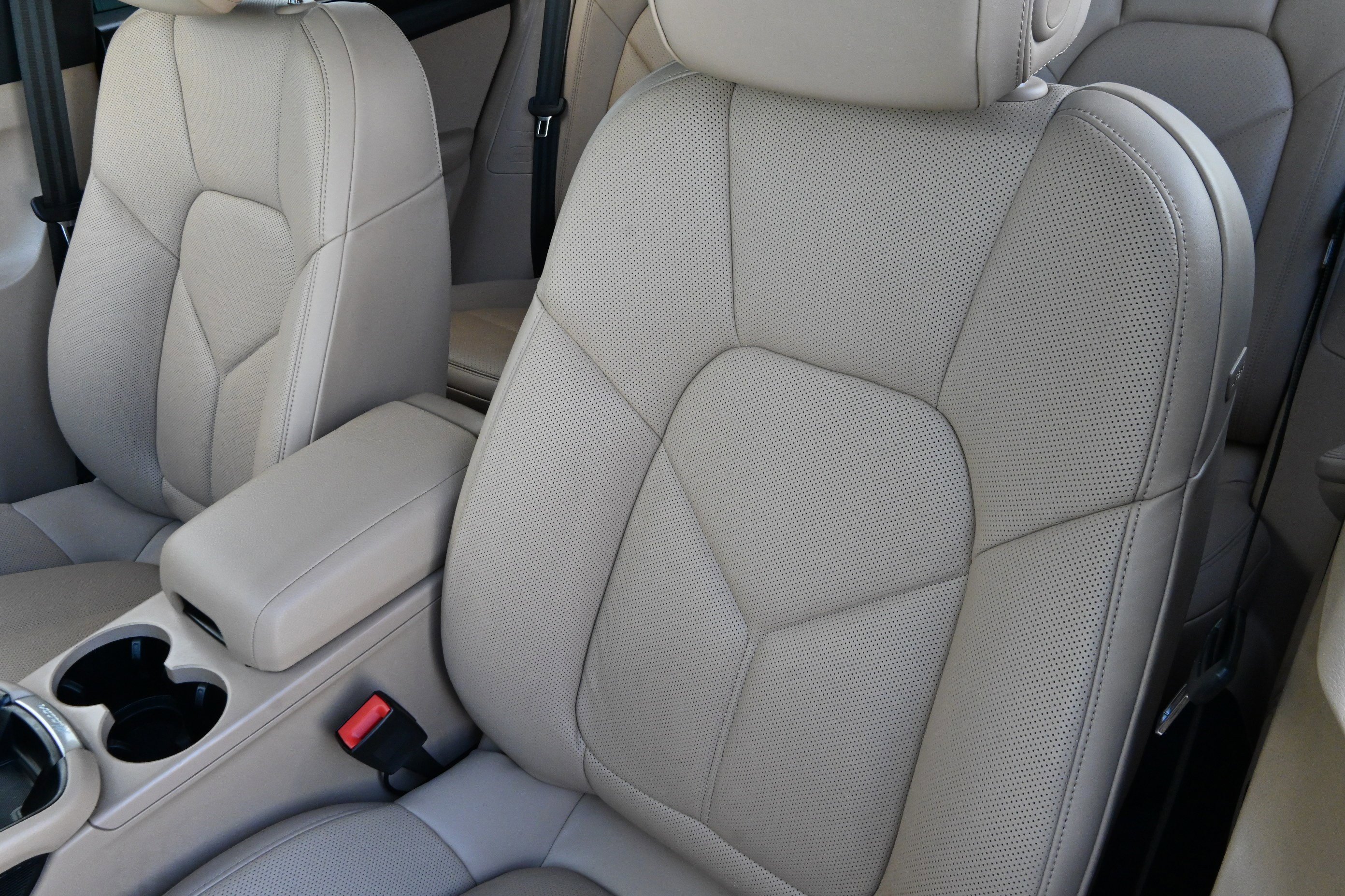 Used 2024 Porsche Macan image 11