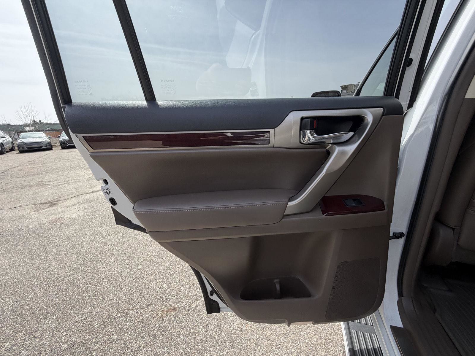 Used 2019 Lexus GX 460 Premium image 24