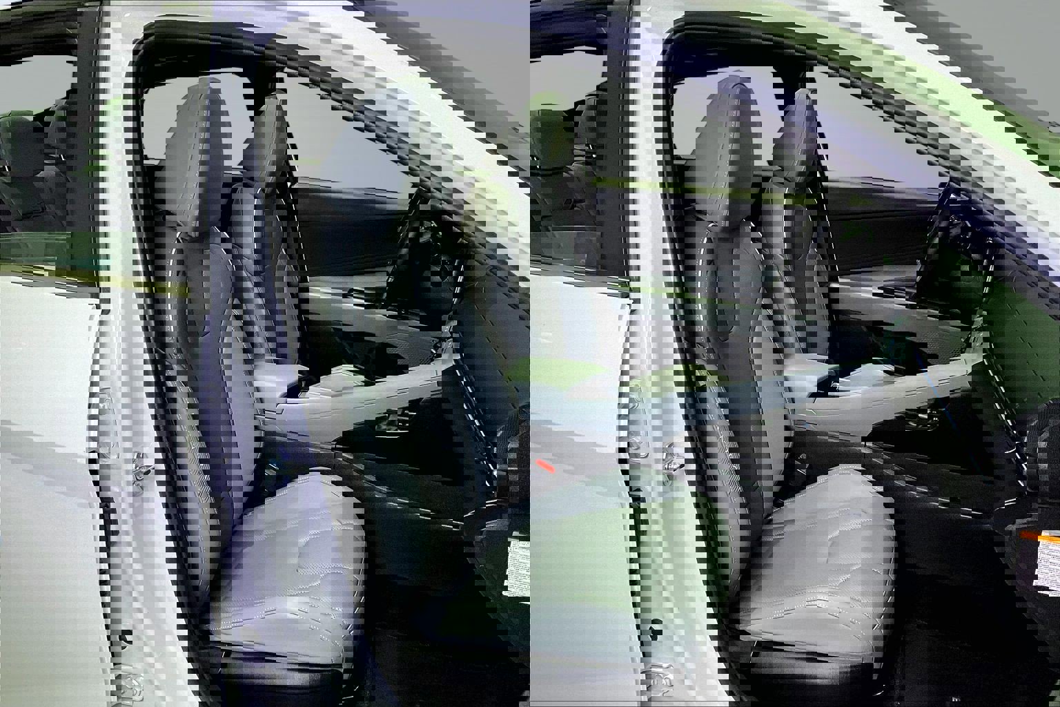 Used 2025 Hyundai Elantra Limited w/ Cargo Package image 28