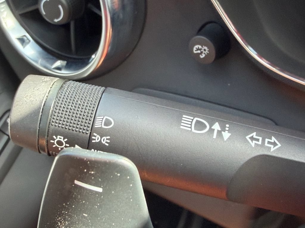 Used 2021 Chevrolet Camaro SS RWD image 28