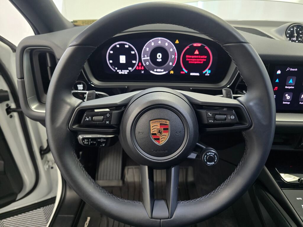 Certified 2025 Porsche Cayenne Coupe image 15