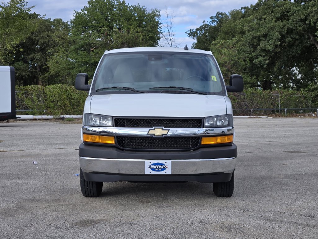 Used 2025 Chevrolet Express 3500 LT w/ LT Preferred Equipment Group RWD image 2