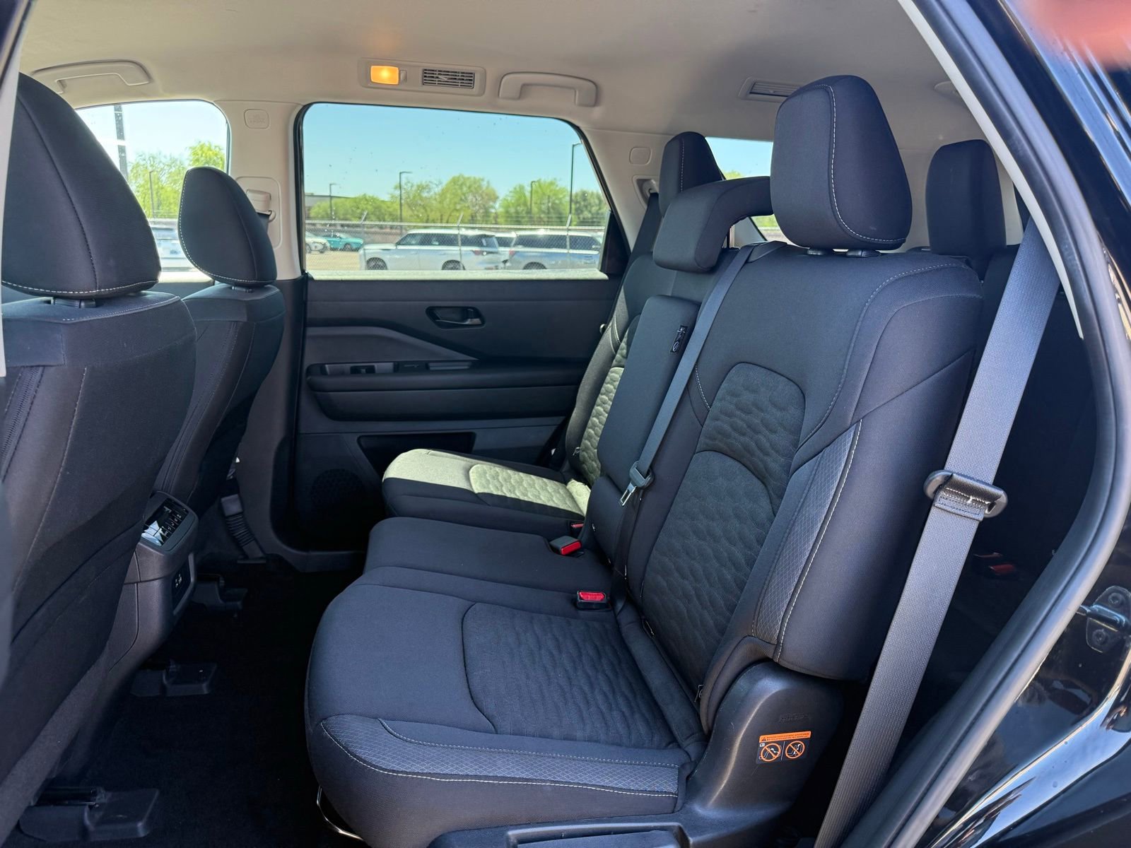 Certified 2025 Nissan Pathfinder SV image 9