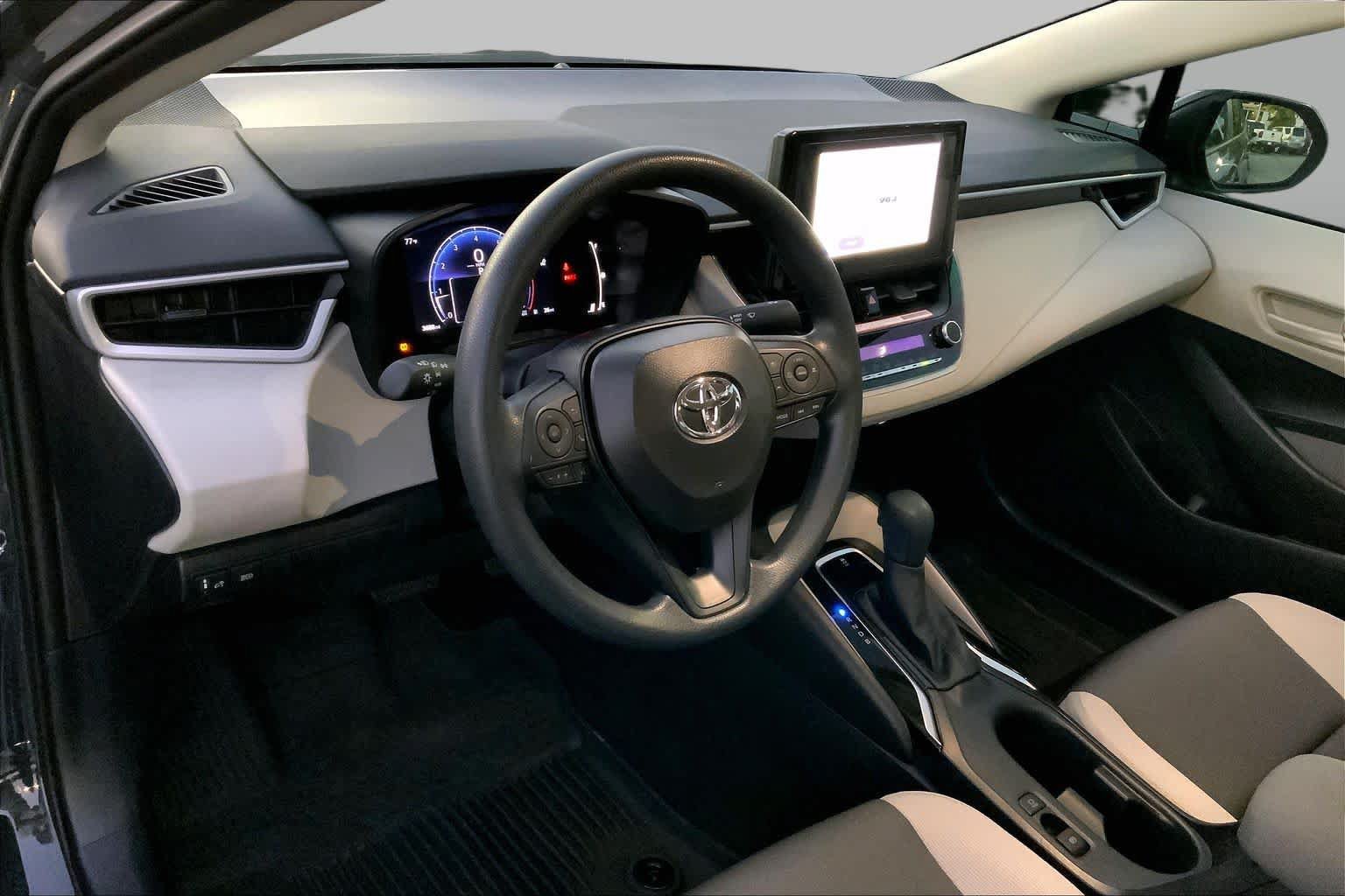 Used 2026 Toyota Corolla LE FWD image 15