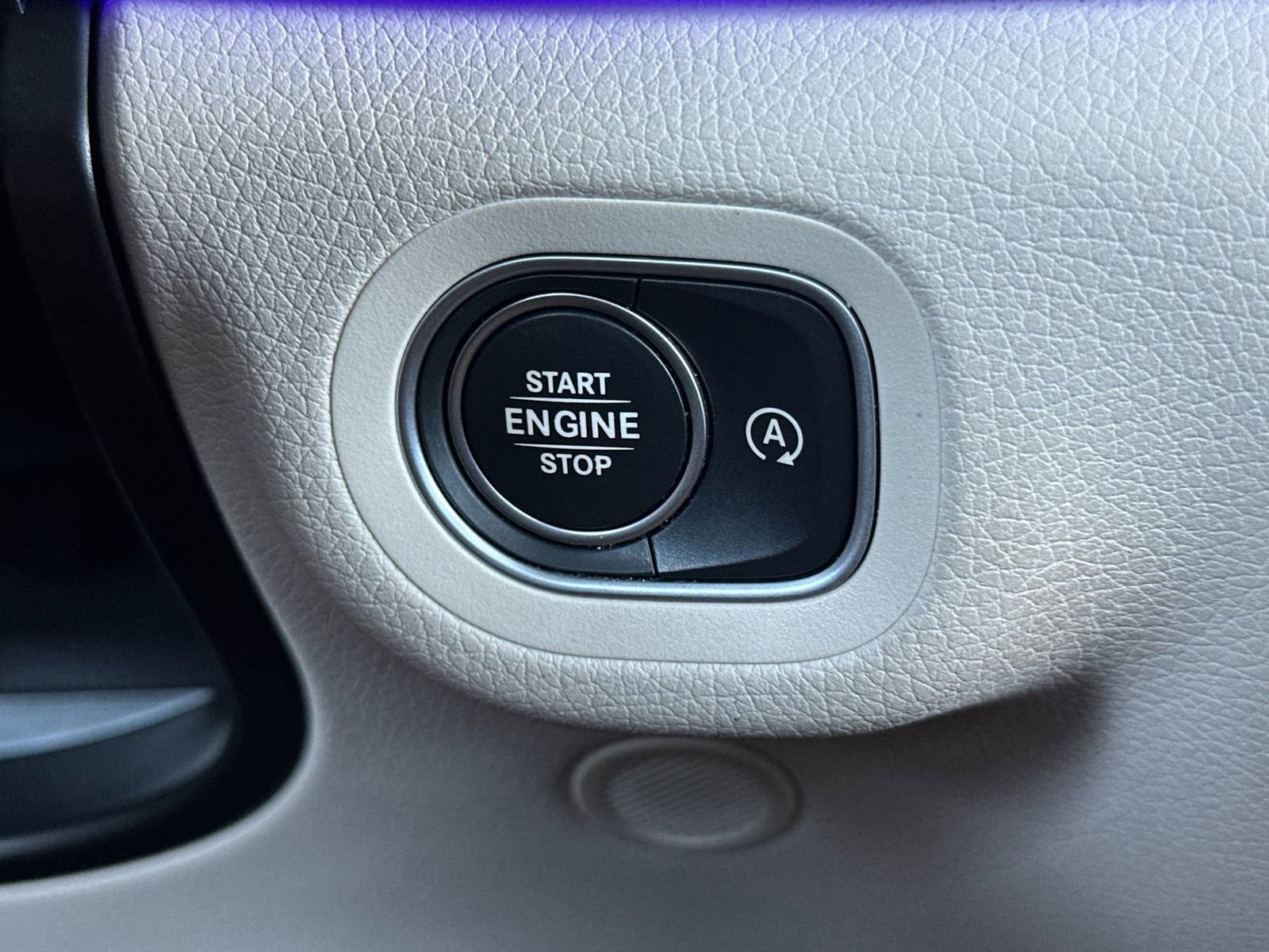 Certified 2025 Mercedes-Benz GLS 450 4MATIC image 25