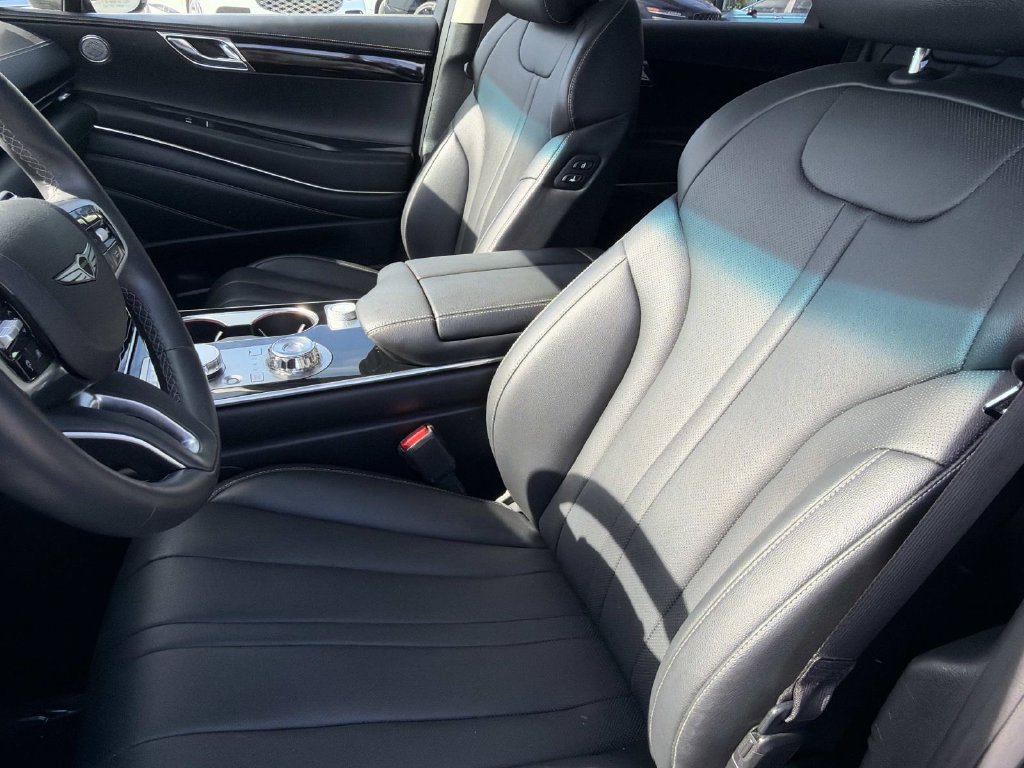 Certified 2025 Genesis GV80 2.5T Standard AWD/4WD image 15