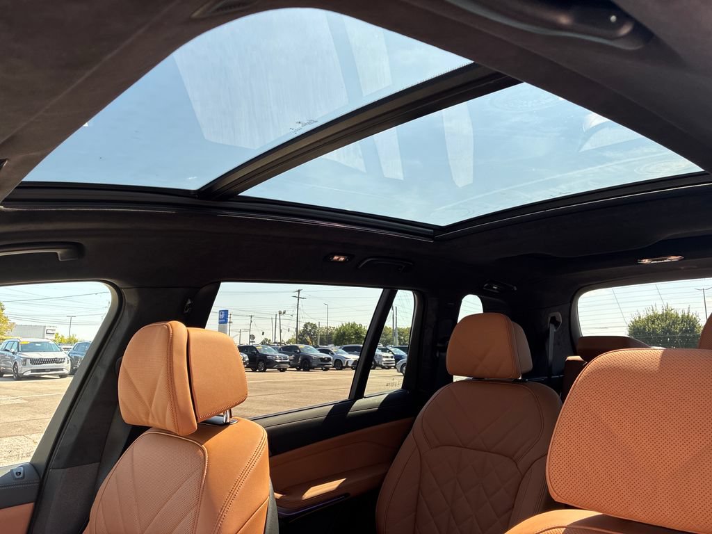 New 2027 BMW X7 xDrive40i w/ M Sport Package AWD/4WD image 17