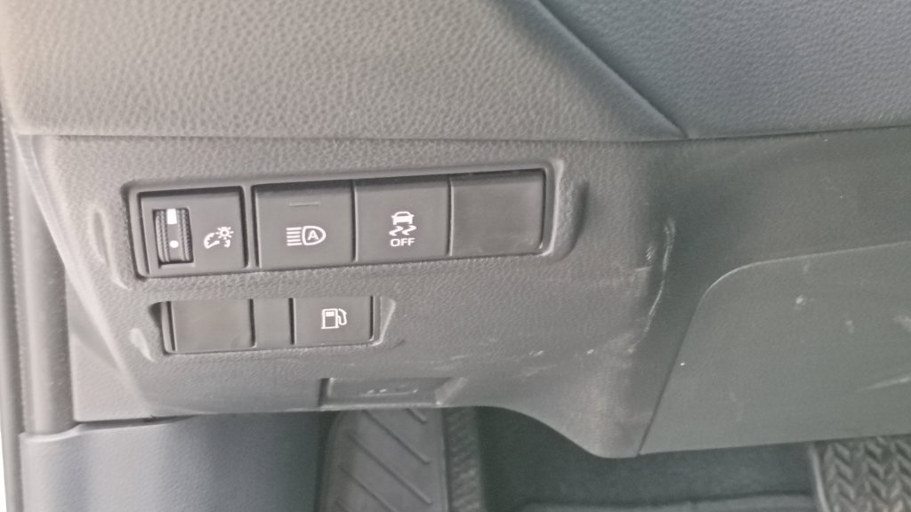 Used 2024 Toyota Corolla Cross AWD Hybrid image 21
