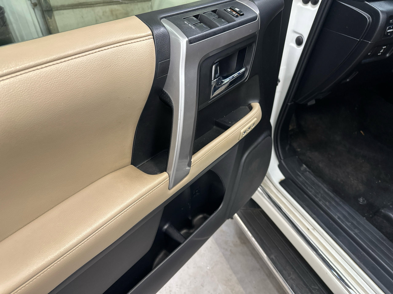Used 2018 Toyota 4Runner Limited image 10