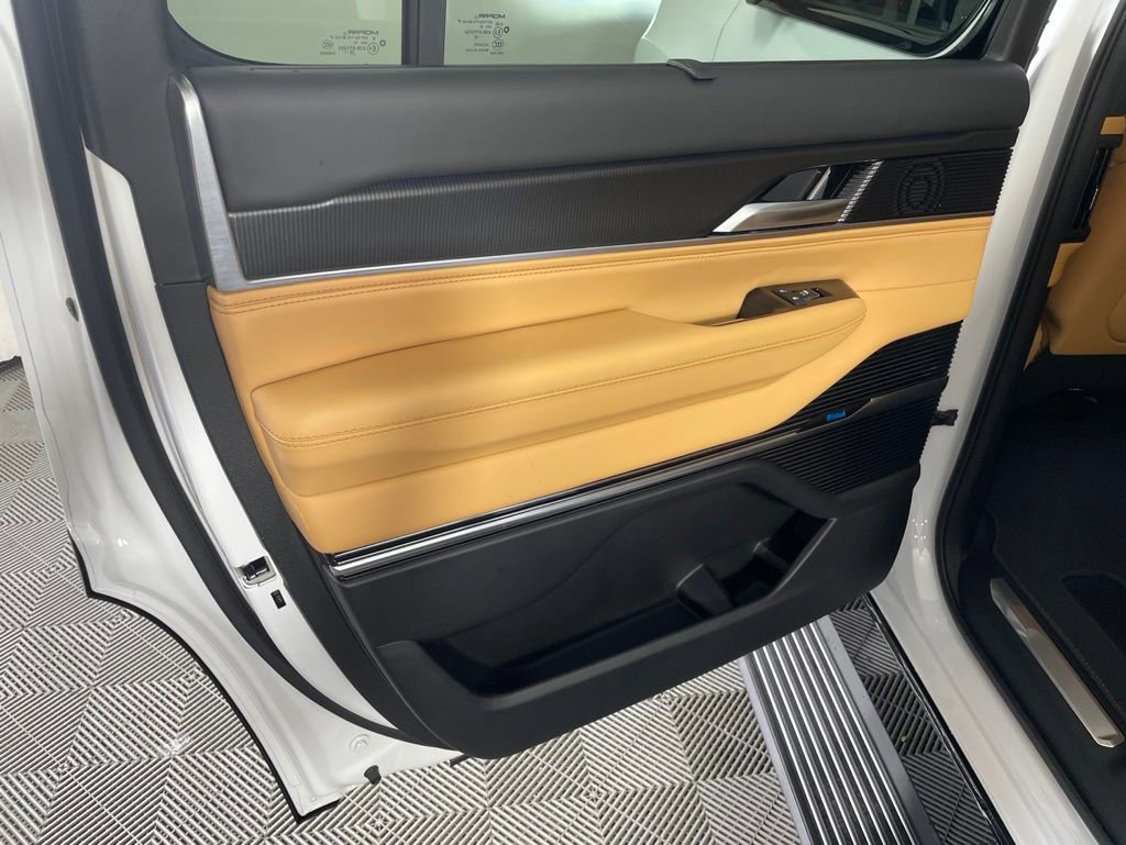 New 2026 Jeep Grand Wagoneer Summit AWD/4WD image 11