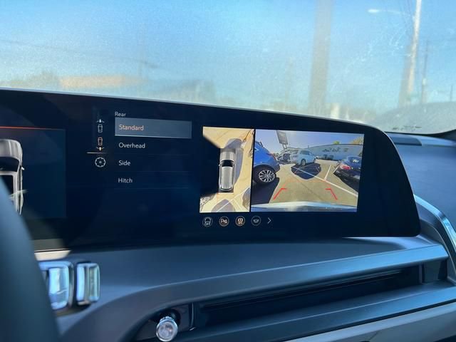 New 2026 Cadillac Vistiq Luxury image 15