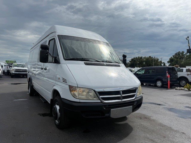 Used 2004 Dodge Sprinter 3500 RWD image 4