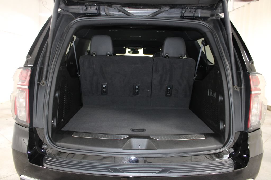 Used 2024 Chevrolet Suburban Premier AWD/4WD image 24