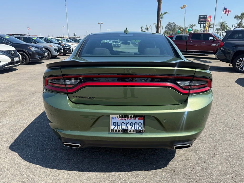 Used 2023 Dodge Charger SXT w/ Blacktop Package image 5