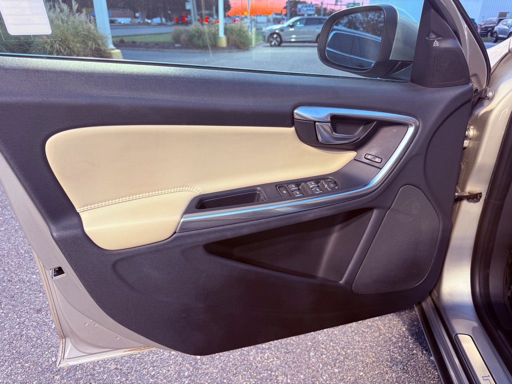 Used 2018 Volvo S60 T5 Inscription FWD image 12