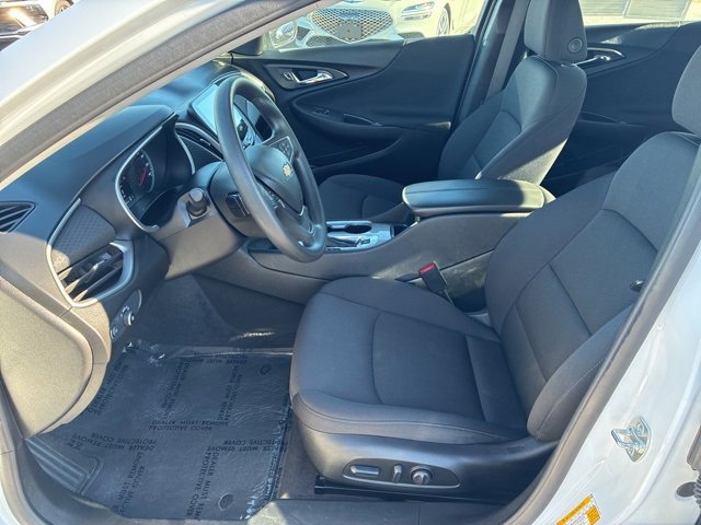 Used 2025 Chevrolet Malibu LT image 13
