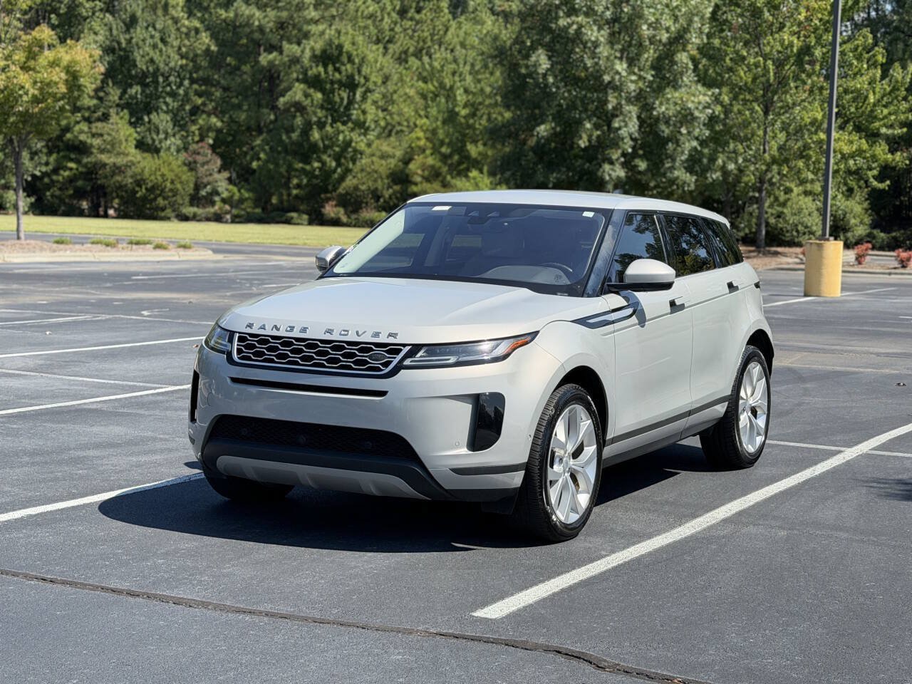 Used 2020 Land Rover Range Rover Evoque SE AWD/4WD image 3