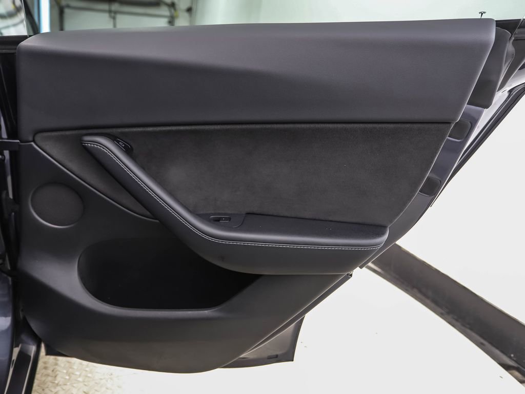 Used 2021 Tesla Model Y Long Range image 23